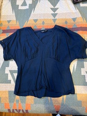 Simply Vera Vera Wang Deep Navy V-Neck Short Sleeve Blouse